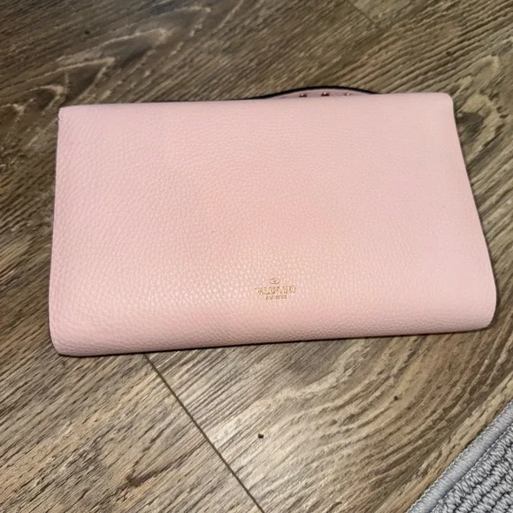 Authentic Valentino Rockstud clutch/crossbody bag. - Picture 6 of 16
